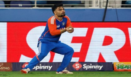 বাবার মৃত্যুতে কান্নায় ভেঙে পড়লেও কর্তব্যে অনড় রিঙ্কু সিং! ওয়েস্ট ইন্ডিজ ম্যাচে কি ফিরবেন টিম ইন্ডিয়ার ‘ফিনিশার’?