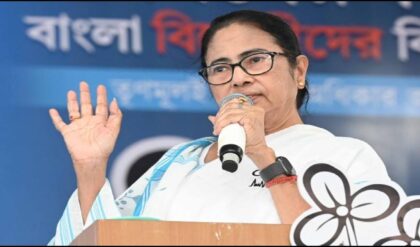 আর সহ্য নয়! SIR-এ ‘বিরাট’ কারচুপি ধরে ফেললেন মমতা-অভিষেক, ৬ মার্চ থমকে যাবে ধর্মতলা!