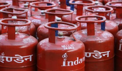 হোলির ‘ধামাকা’ গিফট! আপনার অ্যাকাউন্টে ঢুকবে গ্যাসের টাকা, তালিকায় নাম আছে তো?