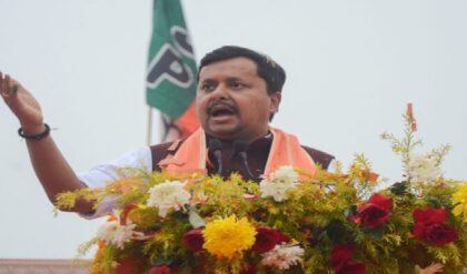 ‘আরও ৫০ লক্ষের নাম বাদ যাবে!’ পরিবর্তন যাত্রা থেকে বিস্ফোরক হুঁশিয়ারি নিতিন নবীনের, তোলপাড় রাজ্য রাজনীতি