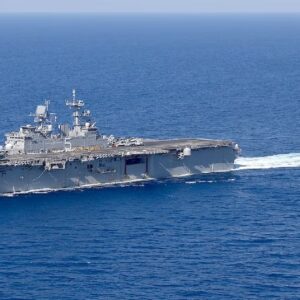 মার্কিন রণতরীতে মিসাইল হামলা? চাঞ্চল্যকর দাবি ওড়াতে হাতেনাতে প্রমাণ দিল পেন্টাগন!