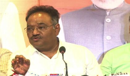 “সেদিন নিশ্চিত মৃত্যুর হাত থেকে বেঁচেছিলাম…”, রাজনাথকে পাশে বসিয়েই মমতাকে চরম আক্রমণ শমীকের!