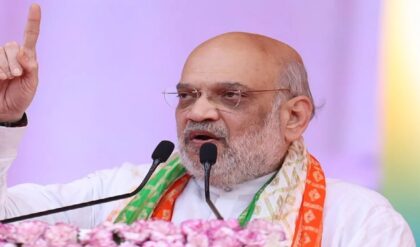 “কমিউনিস্টরা বাংলাকে ধ্বংস করেছে, বাকিটা শেষ করছে তৃণমূল!” পরিবর্তন যাত্রায় এসে শাহের হুঙ্কার