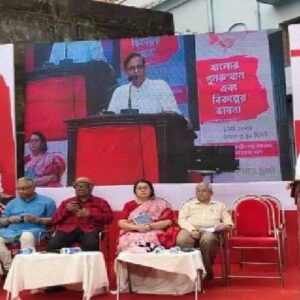 তৃণমূলের সঙ্গে দূরত্ব কি আরও বাড়ল? ‘বিকল্পের ভাবনা’র মঞ্চ থেকে বিস্ফোরক জহর সরকার!