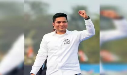 ‘কেন্দ্র টাকা না দিলেও আটকাবে না কাজ!’ তফশিলি মহিলাদের জন্য বিরাট ঘোষণা অভিষেকের, বেঁধে দিলেন ডেডলাইন