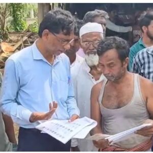 সর্ষের মধ্যেই ভূত! খোদ বিএলও-র পরিবারের নামই বাদ ভোটার তালিকায়? হুগলিতে তুলকালাম