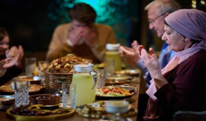 পবিত্র রমজানের নির্ঘণ্ট: কলকাতা থেকে শিলিগুড়ি, জেনে নিন আজকের সেহরি ও ইফতারের সঠিক সময়