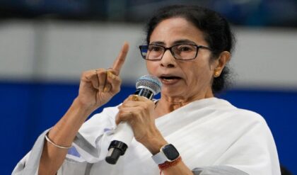 ‘লড়াই করে জন্মেছি, লড়াই করেই মরব!’ ভবানীপুরে দাঁড়িয়ে নিজের রাজনৈতিক উইল লিখে দিলেন মমতা