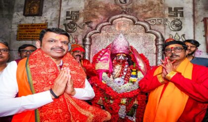 ‘মা তারার দর্শন আর পাব না!’ বীরভূমে দাঁড়িয়ে অনুপ্রবেশ নিয়ে বিস্ফোরক দেবেন্দ্র ফড়নবিশ