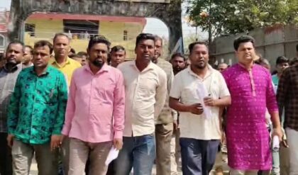 নাগরিকত্ব দিয়েও কেড়ে নেওয়া হচ্ছে ভোট! দিনহাটা SDO দপ্তরে সাবেক ছিটমহলবাসীদের তুলকালাম বিক্ষোভ