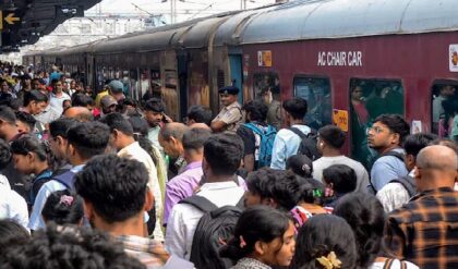 হোলিতে বাড়ি ফিরছেন? হাওড়া-শিয়ালদহে মেগা প্রস্তুতি পূর্ব রেলের, নিরাপত্তা তুঙ্গে!