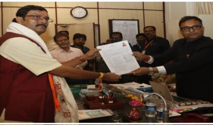 সকাল থেকে একের পর এক ভুল! শেষ মুহূর্তে শমীকের ফাইলে ‘রক্ষা’ পেলেন রাহুল সিনহা?