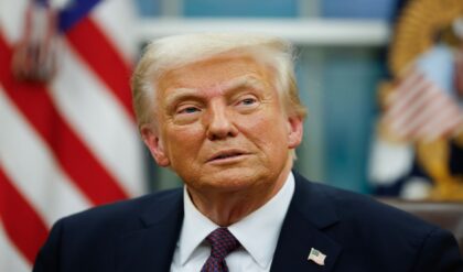 ট্রাম্পের ‘ট্যারিফ’ রাজে ইতি! ১৩০ বিলিয়ন ডলার ফেরতের নির্দেশ মার্কিন আদালতের