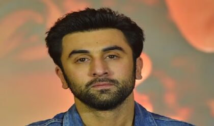 ‘রামায়ণ’ অতীত, ‘লভ অ্যান্ড ওয়ার’ বিশ বাঁও জলে! রণবীরের হাতে এখন কোন মেগা প্রজেক্ট?