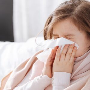 ঋতু পরিবর্তনের খেলায় বিপদে খুদেরা! আপনার সন্তানকে ভাইরাল ফিভার থেকে বাঁচাবেন কীভাবে?