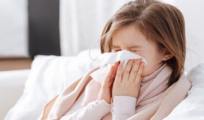 ঋতু পরিবর্তনের খেলায় বিপদে খুদেরা! আপনার সন্তানকে ভাইরাল ফিভার থেকে বাঁচাবেন কীভাবে?