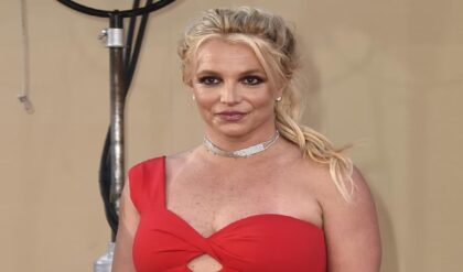 মাঝরাস্তায় পুলিশের হাতে আটক ব্রিটনি স্পিয়ার্স! মদ্যপ অবস্থায় কেন স্টিয়ারিং ধরলেন গায়িকা?