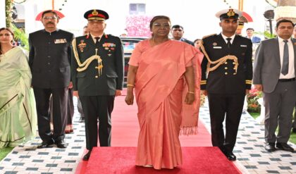 বঙ্গ সফরে বড় রদবদল: রাজভবন নয়, সরাসরি দার্জিলিং যাচ্ছেন রাষ্ট্রপতি! কারণ জানলে চমকে যাবেন
