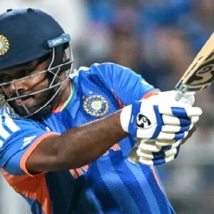 ১৮০ ডিগ্রি ঘুরে গেলেন সানি! সঞ্জু স্যামসনের ব্যাটিং তাণ্ডবে মুগ্ধ হয়ে একী বললেন লিটল মাস্টার?