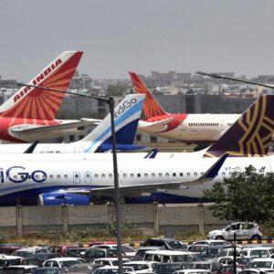 মাঝ আকাশেই ঘোর বিপদ! ইরান-ইজরায়েল যুদ্ধে মধ্যপ্রাচ্যে বিমান ওড়ানো বন্ধ করল এয়ার ইন্ডিয়া