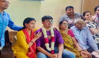 দিনরাত এক করে লড়াই, প্রথম চেষ্টাতেই কেল্লাফতে! অনুজের ইউপিএসসি টপার হওয়ার নেপথ্যে কোন ‘ম্যাজিক’?