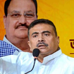 ভোটের দিন ‘হলিডে’ নয়, ‘বিপ্লব’ চান শুভেন্দু! জয়ের অঙ্কে কি অশনি সংকেত দেখছেন বিরোধী দলনেতা?