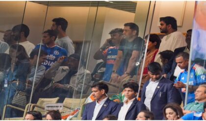 বাম্প বল না কি ক্লিন ক্যাচ? মাঠের টানটান উত্তেজনার মাঝে সাক্ষী-ধোনির মিষ্টি মুহূর্ত মন জিতল নেটিজেনদের