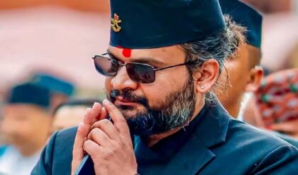 নেপালের ‘পাওয়ার হাউস’ বলেন্দ্র শাহ! প্রধানমন্ত্রী না হয়েও কেন তাঁকে নিয়ে কাঁপছে কাঠমান্ডু?