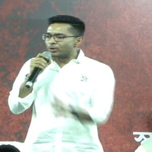 ভোটার তালিকায় জট নিয়ে চরম হুঁশিয়ারি! “মানুষ ভোট দিতে না পারলে দিল্লির গদিও সুরক্ষিত নয়,” গর্জে উঠলেন অভিষেক