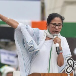 ধর্মতলায় ধুন্ধুমার! মমতার ধরনা মঞ্চের সামনেই পার্শ্ব শিক্ষকদের হানা, মোদি-শাহকে নিশানা করে কী বললেন ক্ষুব্ধ মুখ্যমন্ত্রী?