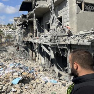 ধ্বংসস্তূপে শ্মশানের নীরবতা! বেইরুট থেকে বেকাভ্যালি ছারখার, হিজবুল্লা কি তবে এবার সাদা পতাকা তুলবে?