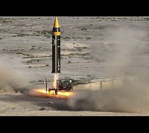 তেল আভিভে আগুনের বৃষ্টি! ইজরায়েলের প্রধান বিমানবন্দরে আছড়ে পড়ল ইরানের মিসাইল, ধ্বংসের মুখে বেন গুরিয়ন?