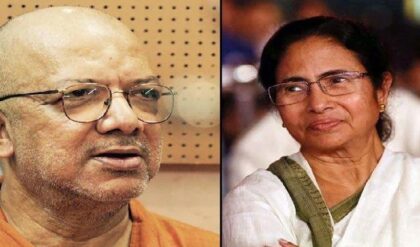 “বিধান রায়ের স্বপ্ন পূরণ করেছেন মমতাই!” ধরনা মঞ্চে দাঁড়িয়ে কেন এমন দাবি করলেন কবীর সুমন?