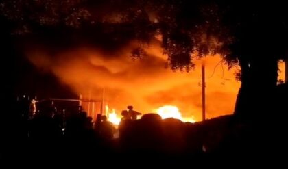 হাওড়ায় মধ্যরাতে অগ্নিদাহ! দাউদাউ করে জ্বলল মৌড়িগ্রাম, ভস্মীভূত একের পর এক দোকান!