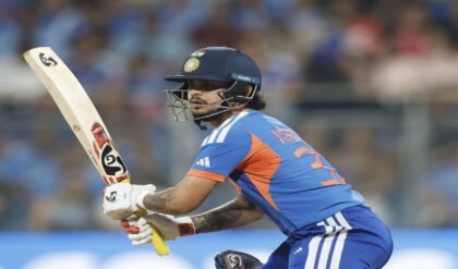 ছ’মাসে ভোলবদল! কোন মন্ত্রে বিধ্বংসী ‘নতুন’ ঈশান? রহস্য ফাঁস করলেন কোচ উত্তম মজুমদার