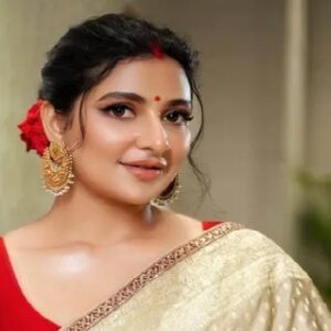 রণক্ষেত্র মধ্যপ্রাচ্য! ছেলে ইউভানকে নিয়ে দুবাইয়ে ‘বন্দি’ শুভশ্রী, কীভাবে ফিরবেন কলকাতায়?