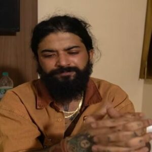 “মা, পরের জন্মে শুধু ভালোবাসা দিও!” লাইভ চলাকালীন কান্নায় ভেঙে পড়ে চরম পথ বাছলেন অনুরাগ?