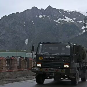 পাক ড্রোনের দুঃসাহস! এলওসি টপকাতেই গর্জে উঠল ভারতীয় জওয়ানদের বন্দুক, দিগওয়ারে তুলকালাম