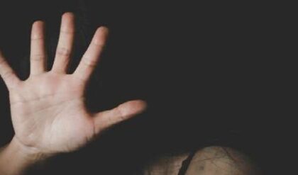 ৮৪ বার ছুরির কোপ! প্রেমিকার উস্কানিতেই কি দিদিকে সরাল ভাই? শিউরে ওঠা কাণ্ড যোগীরাজ্যে