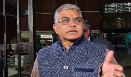 ভবানীপুরে ৪৮ হাজার ভুয়ো ভোটার! মমতার জয় নিয়ে বিস্ফোরক দিলীপ, মুখ টিপে হাসিতেই কি বড় সংকেত?