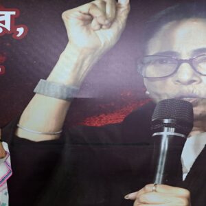 ‘ডাল মে কুছ কালা হ্যায়!’ রাজ্যপাল বদল নিয়ে মোদী সরকারকে তোপ মমতার, বড় ষড়যন্ত্রের গন্ধ?