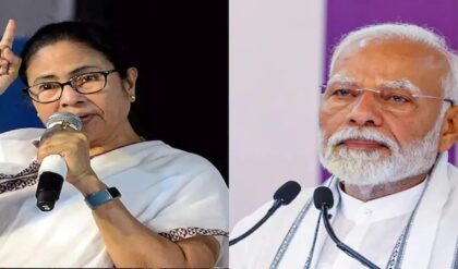 দিল্লির দাদাগিরি চলবে না! ‘হ্যাংলা’ কটাক্ষে বিজেপিকে বিঁধে বাংলা রক্ষার ডাক মমতা বন্দ্যোপাধ্যায়ের।