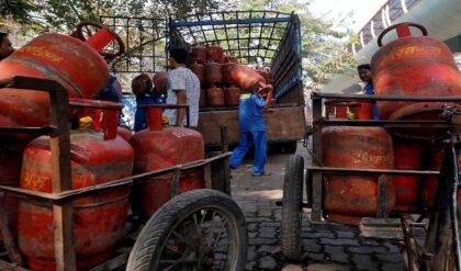 গ্যাস গ্রাহকদের জন্য দুঃসংবাদ? এখন থেকে দুটি রিফিলের মাঝে মানতে হবে এই সময়ের ব্যবধান!