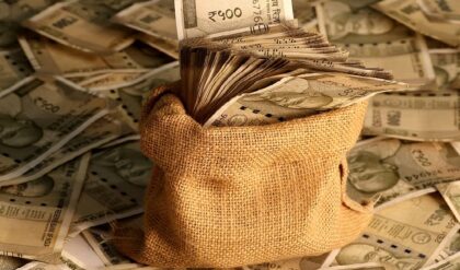 আয়ের দৌড়ে ছক্কা হাঁকাল আপ! ৭৩ শতাংশ আয় বাড়ল অরবিন্দ কেজরিওয়ালের দলের