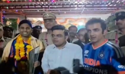 বিশ্বকাপের ট্রফি নিয়ে মন্দিরে তৃণমূল নেতা! প্রশ্ন করতেই সপাটে চড় মারলেন পূজারী, ধুয়ে দিলেন কীর্তিকে