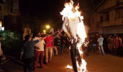 হাসনাবাদে রণক্ষেত্র! ভোটার লিস্ট থেকে নাম উধাও হতেই রাস্তায় টায়র জ্বালিয়ে তৃণমূলের অগ্নিগর্ভ বিক্ষোভ!