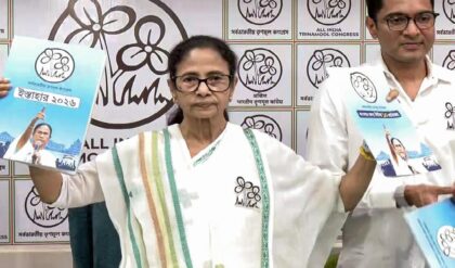 “রাজ্যে অঘোষিত রাষ্ট্রপতি শাসন!” ভোটের মুখে নাগরিকত্ব কেড়ে নেওয়ার আশঙ্কায় সরব মমতা