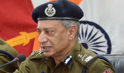 ভারতে কি সত্যিই কমছে হিন্দু জনসংখ্যা? মার্কিন রিপোর্টকে ‘বানোয়াট’ বলে তুলোধনা প্রাক্তন ডিজিপি-র!