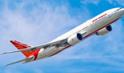 ৮ ঘণ্টা ওড়ার পর মাঝ আকাশে নাটকীয় মোড়! কেন কানাডায় ঢুকতে বাধা পেল ভারতীয় বিমান?