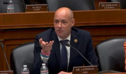 বাইডেন প্রশাসনে তোলপাড়! হিন্দুদের ওপর চালানো ‘নরসংহার’ কি পেতে চলেছে আন্তর্জাতিক স্বীকৃতি?